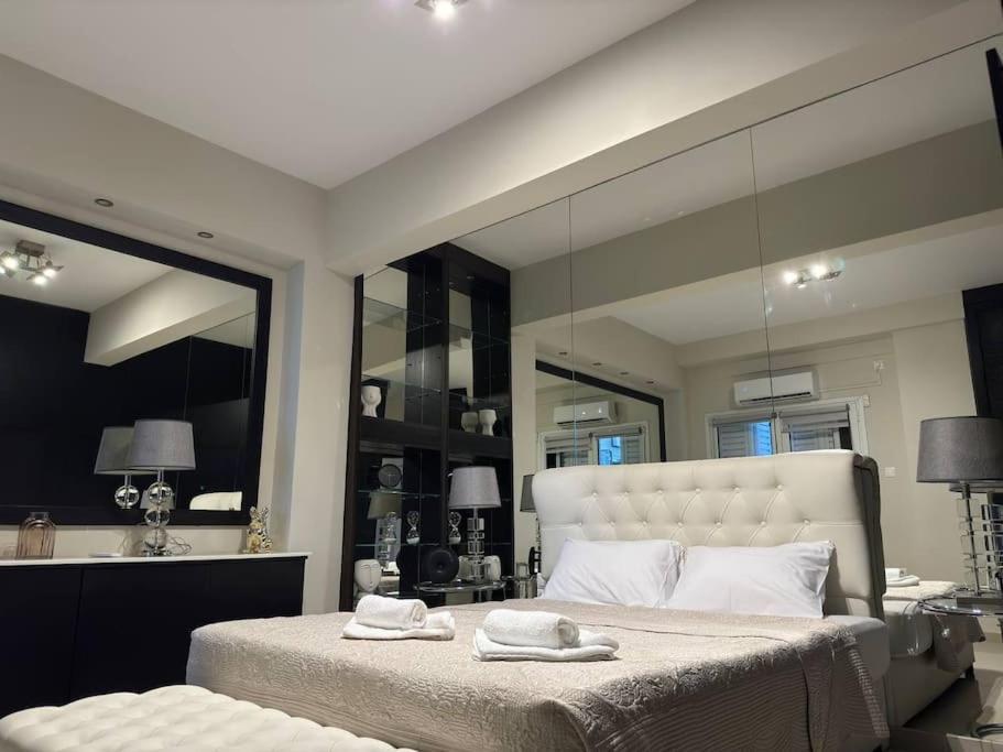 Sea Breeze Beachfront Apartment Vipgreece