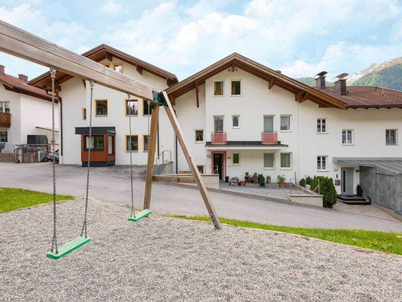 Mountain View Apartment In Strengen Near Ski Bus