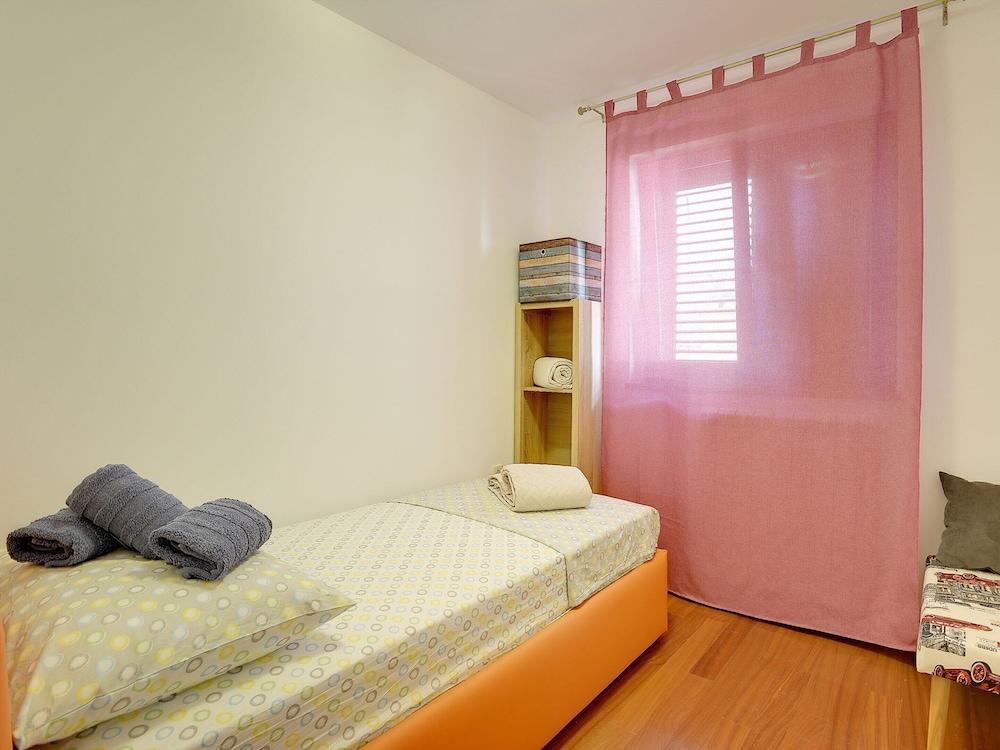 Modern Villa In Pula With Private Swimming Pool