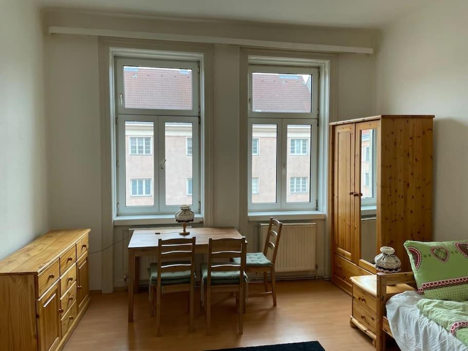 Fancy Vintage Studio Apartment