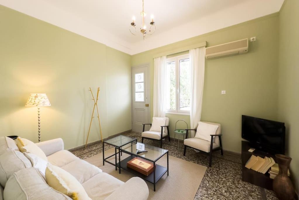 Bright & Cozy House Near Beach