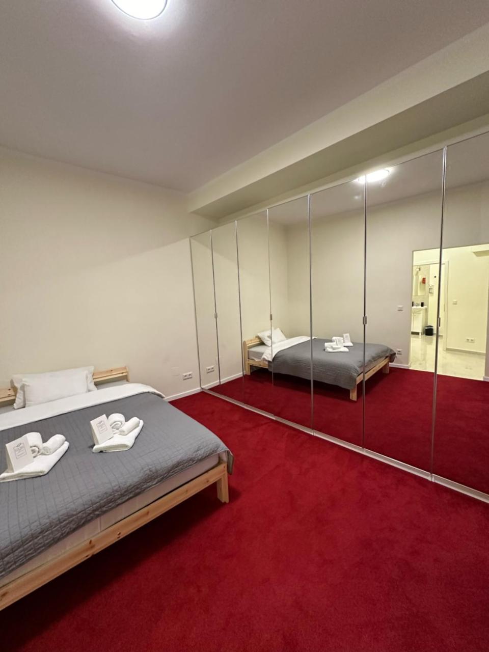 Datri Petite Suite 6