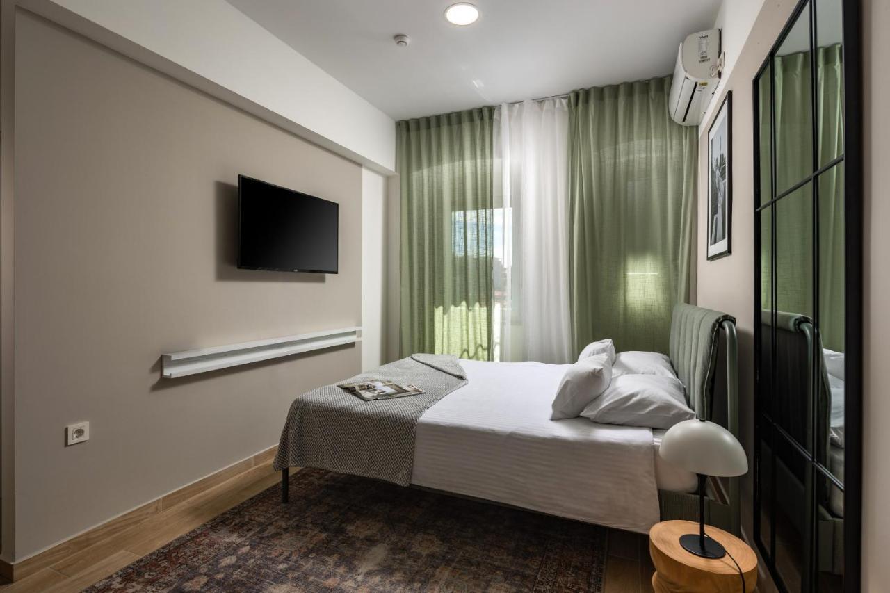 Agostini Self Check-in Studios Free Gated Parking On Site