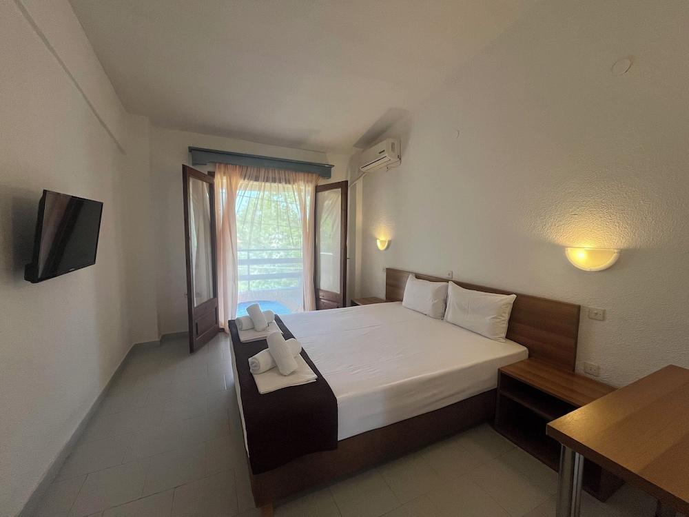 Sirtaki Apartments
