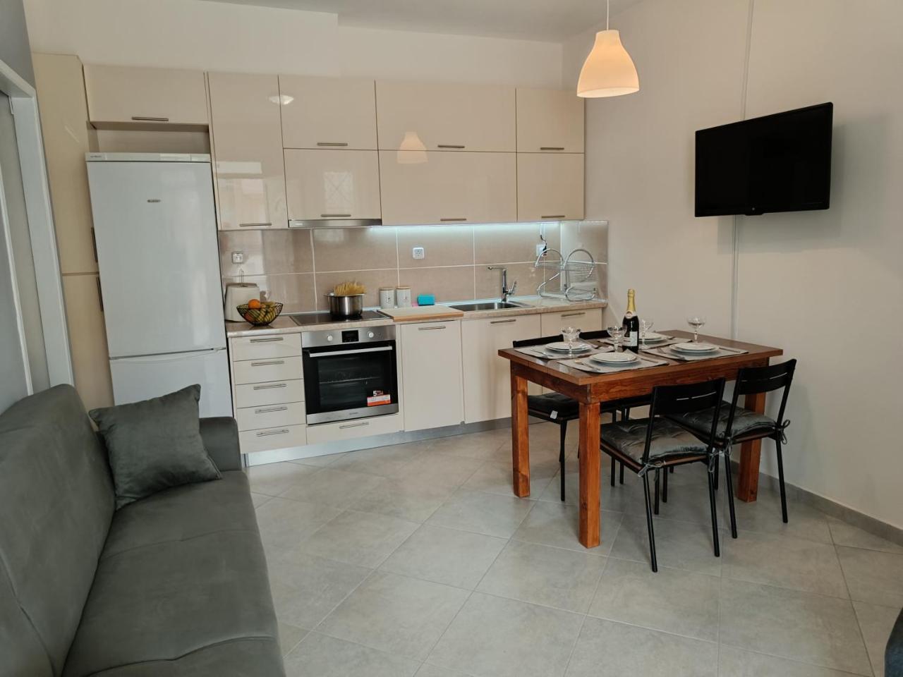 Salamis Room