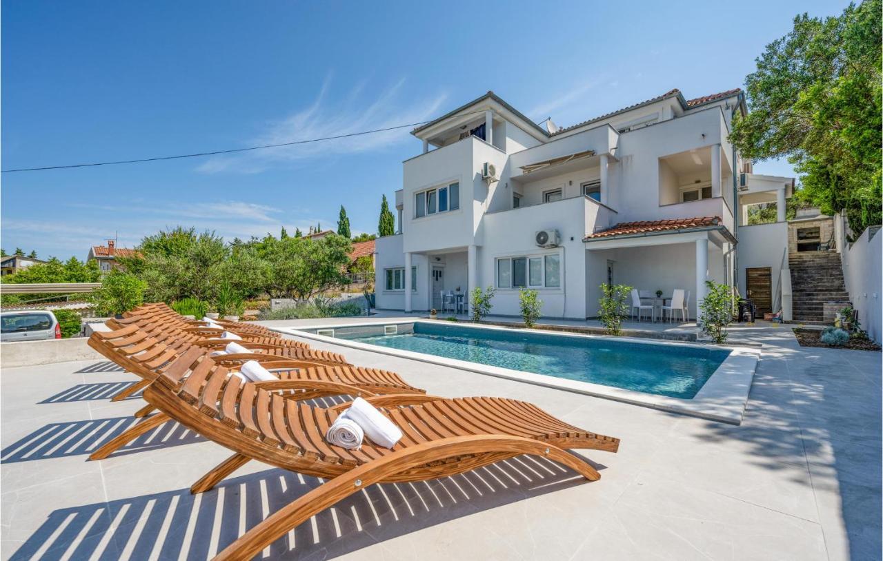 2 Bedroom Amazing Apartment In Murter