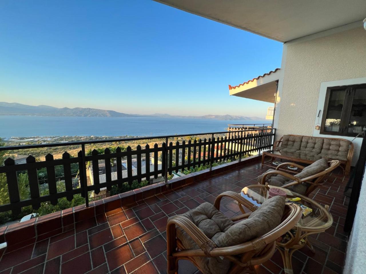 Holiday Home With Unique Views & Private Garden
