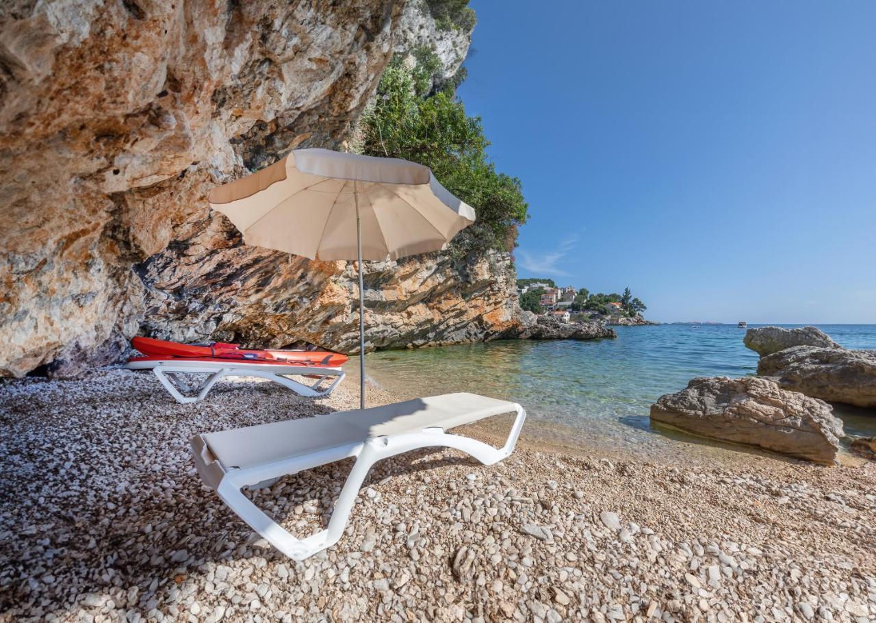 Villa & Apartments Milos