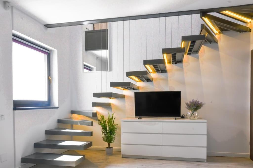 Ultracentral Modern Apartment