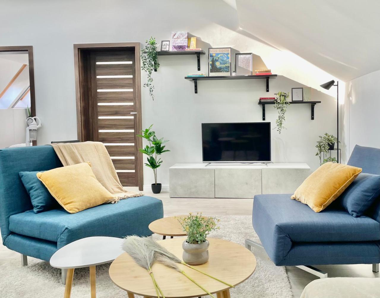 Spacious Ultracentral Modern Apartment