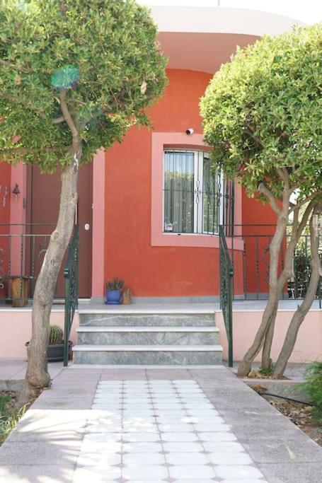 Lovely Family Garden House