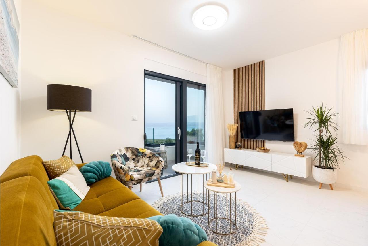 Golden Smile Apartment