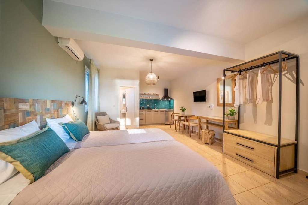 Seashell Luxury Residence Studio 2