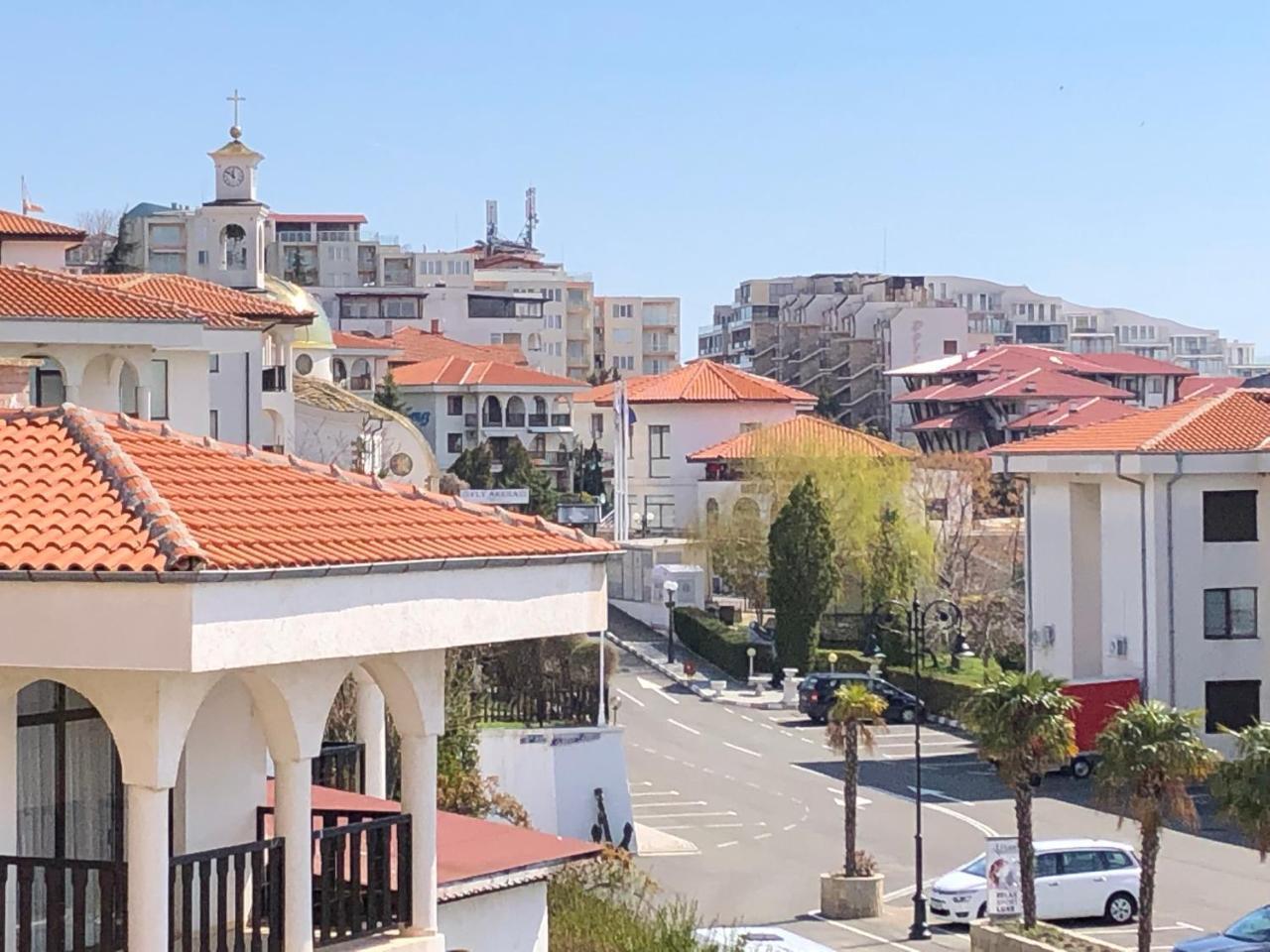 2 Bedroom Apartment Sveti Vlas With 2 Balconies & Sea Views