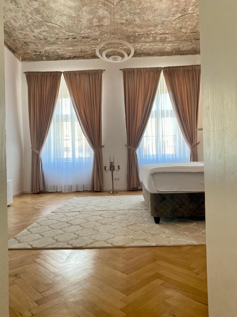 Schiller Rooms