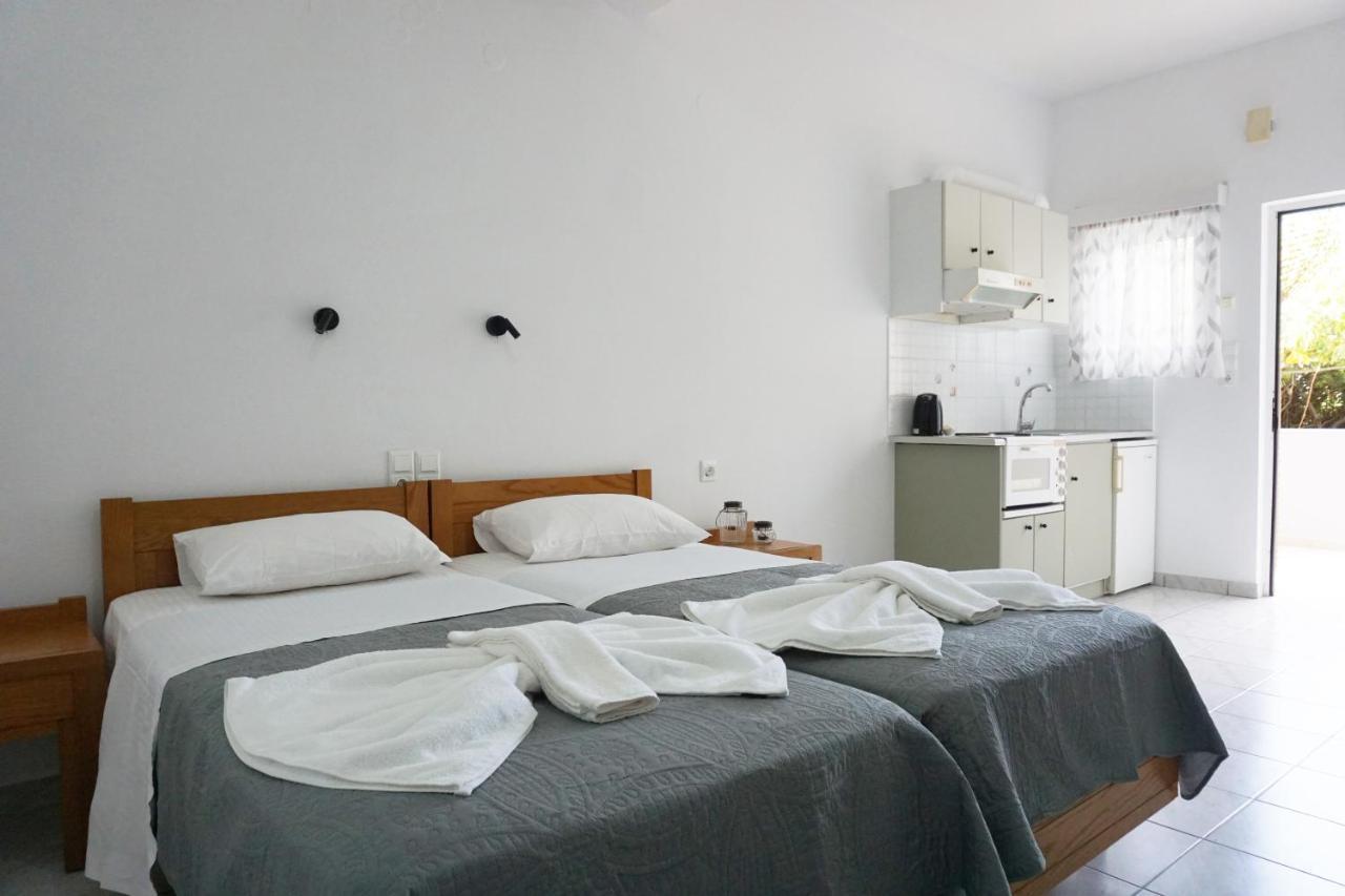 Aphrodite Studios & Apartment