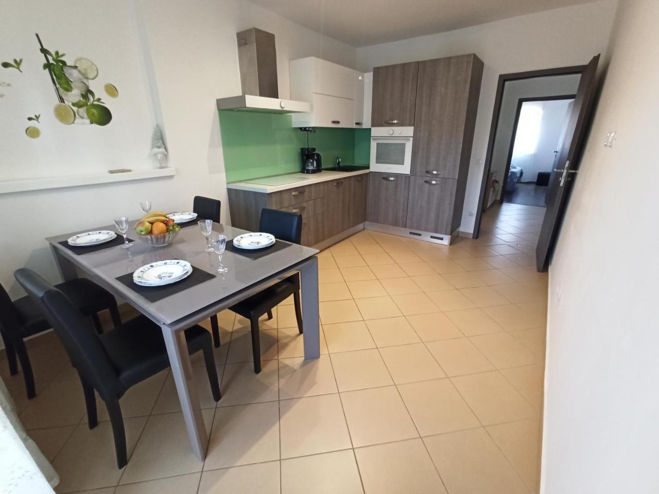 Apartment Mira