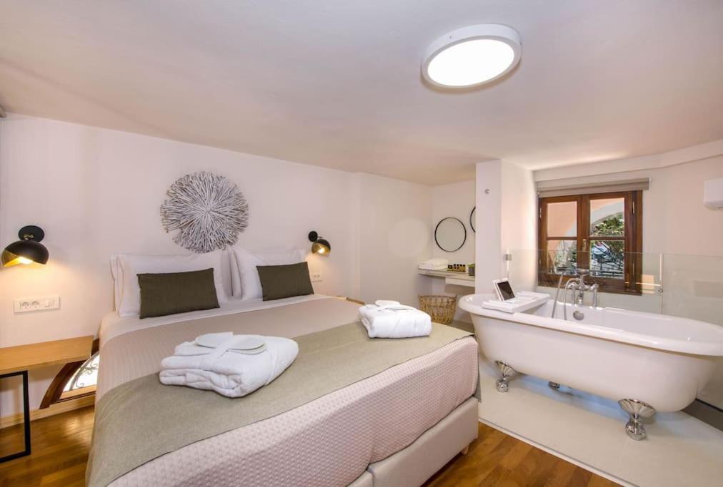Camara Suites