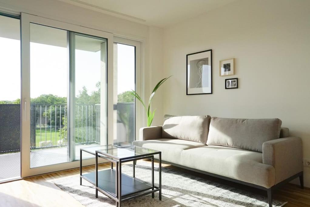 Apartment With Terrace Near Metro Station & Spa
