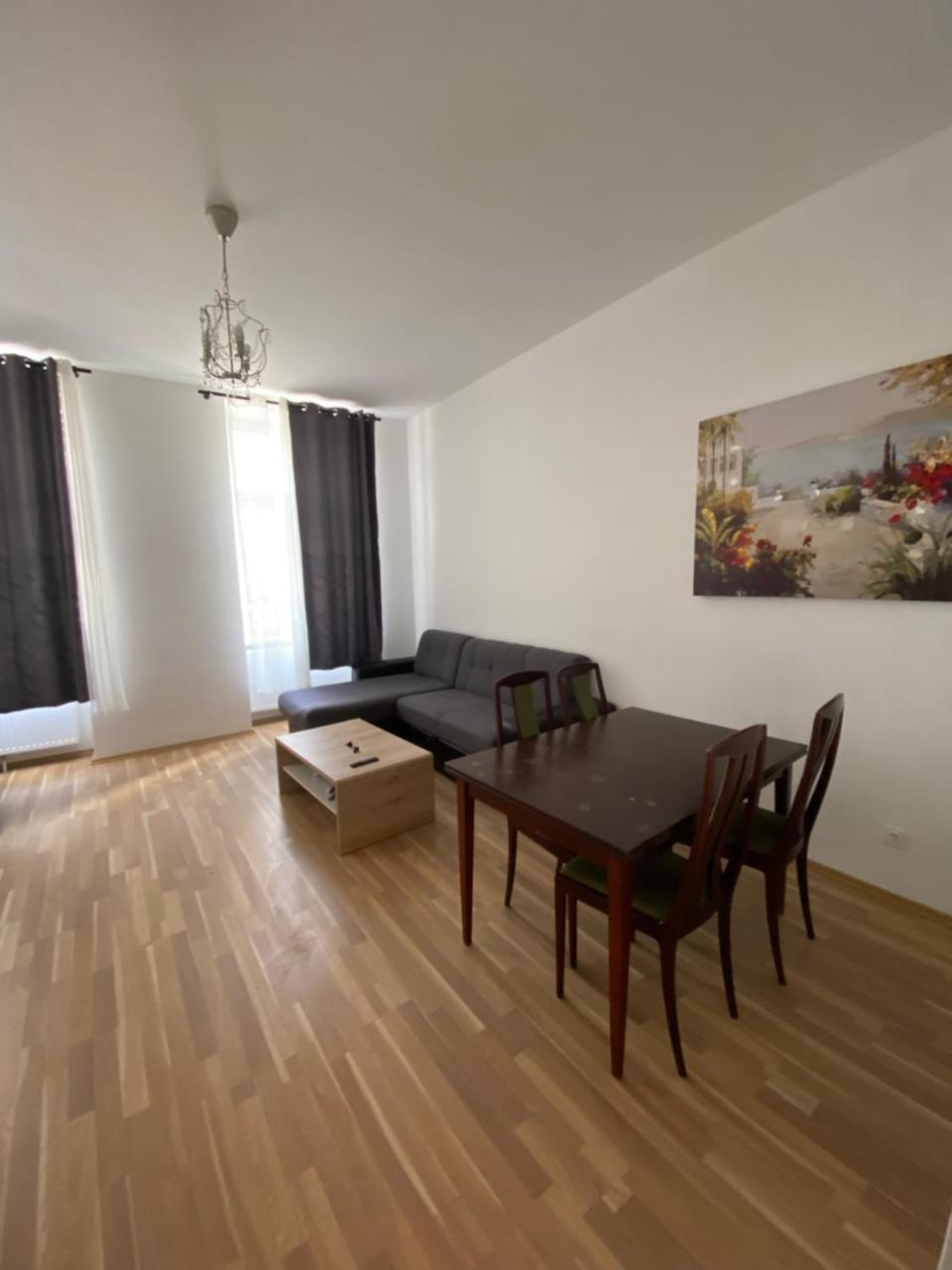 Niceapartmenthollergasse 8