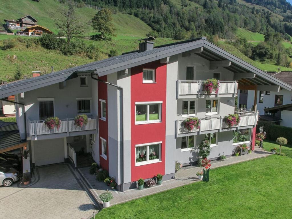 Present Apartment In Fusch