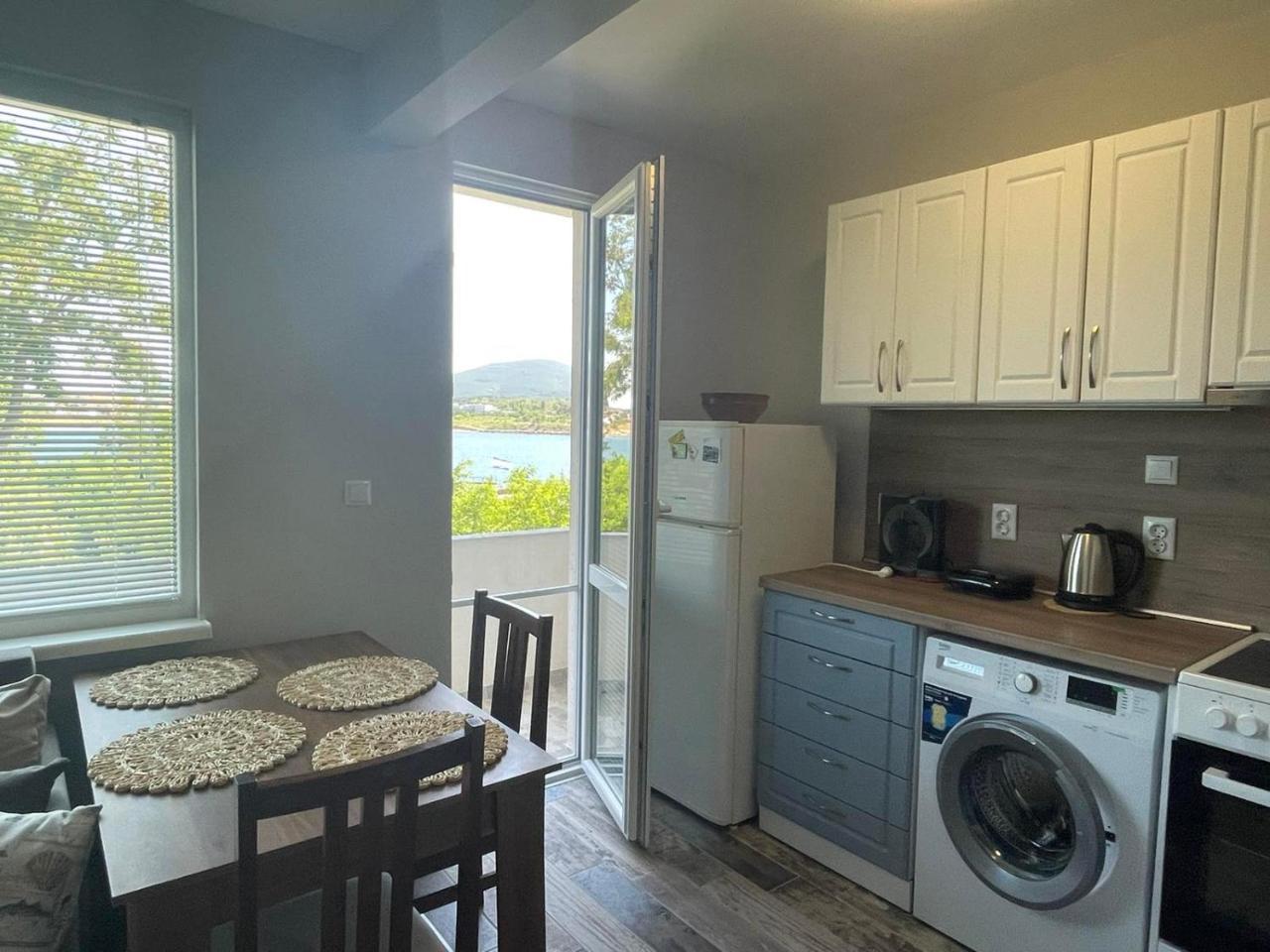 Prekrasen Apartament S Gledka Kym Moreto V Carevo