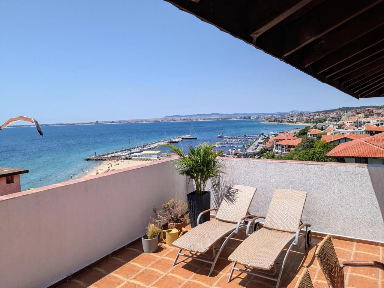 Beachfront Apartment Sveti Vlas