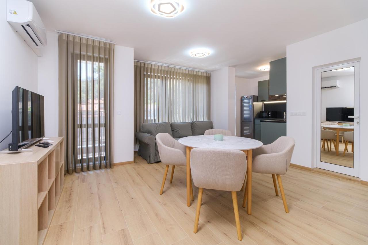 Modern 1-bedroom Apartment With Free Parking