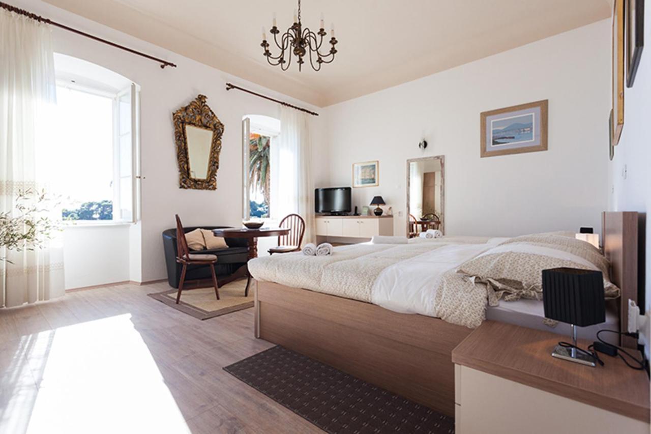 Solei With Terrace Oldtown & Sea View