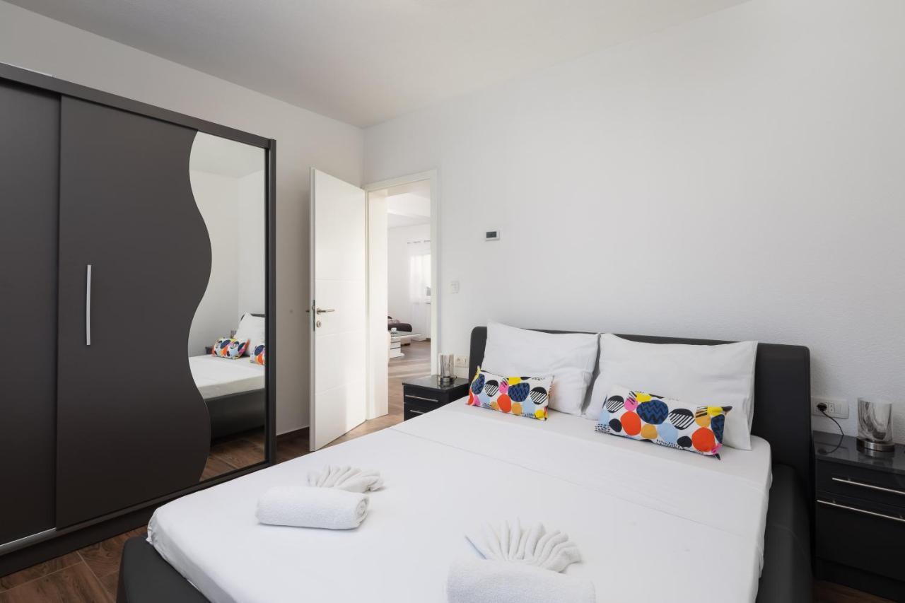 Villa Laura Apartments