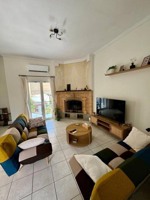 Cozy Greek Apartment