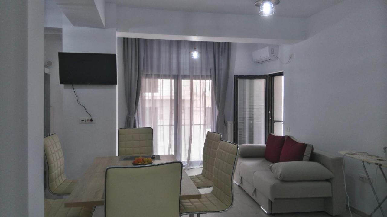 Mamaia-sat Apartment