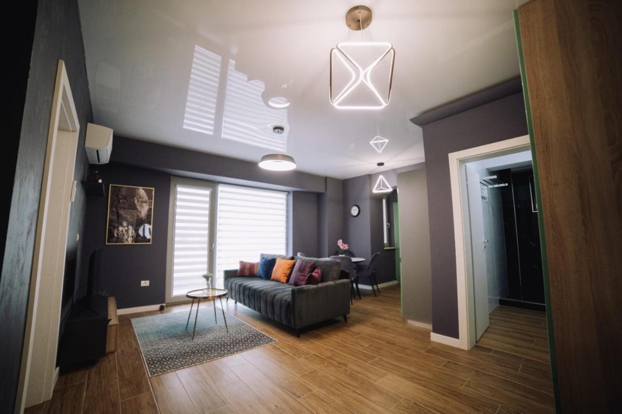 Madrid Endless Summer Mamaia Nord Apartaments