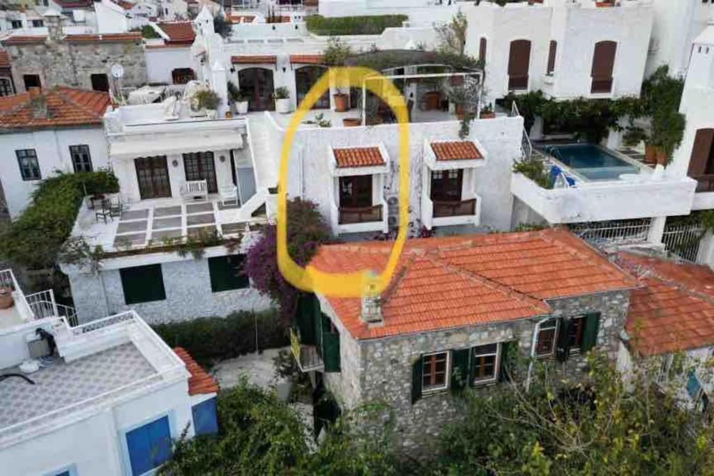 Castle81homes Pink Sea View House