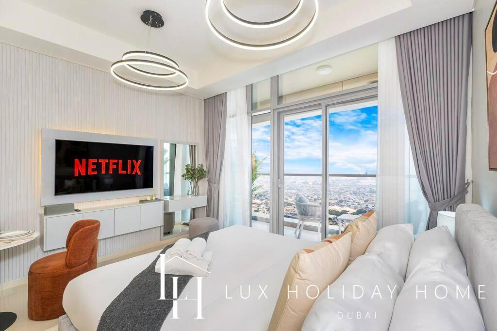 Lux the Aykon Suite