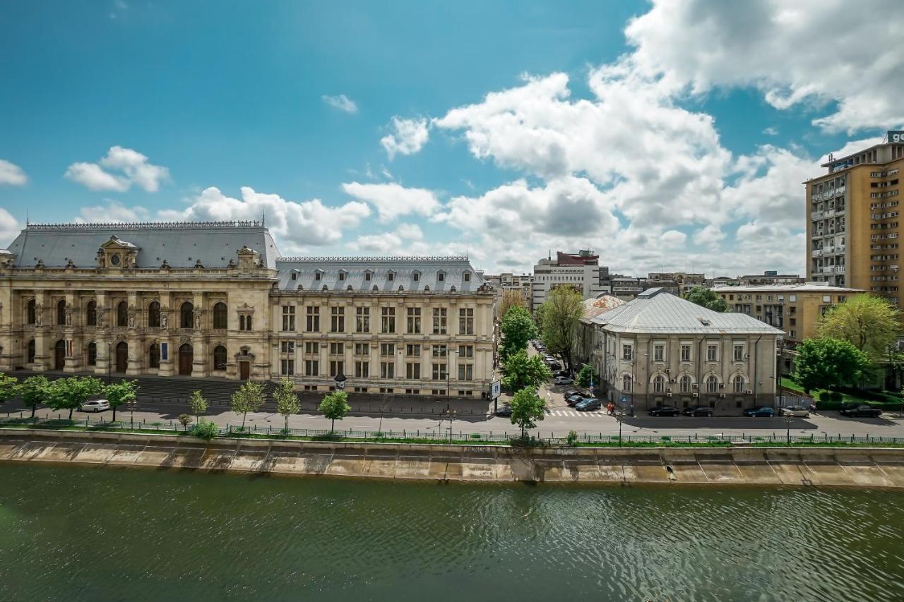 Lovely 3 Bdr. Serviced Apartment In Old Town