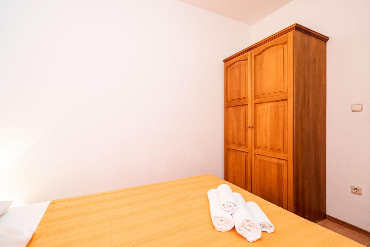 Burum Accommodation B & B-apartment With Beautiful View