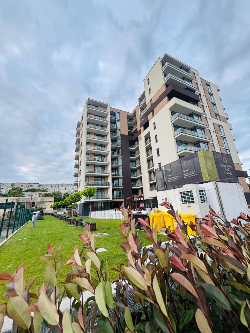 One Apartments Iulius Town