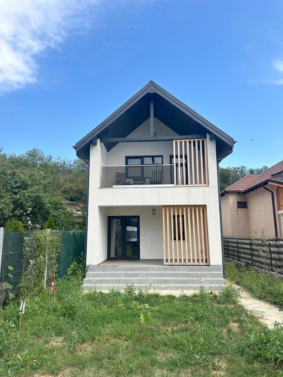 Vila Deosebita In Serbanesti, Bacau Pentru Inchiriere Pe Termen Scurt Sau Mediu