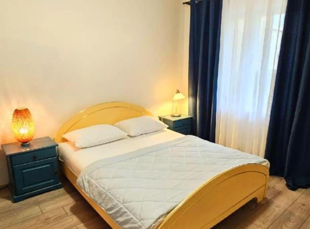 George Central Apartment