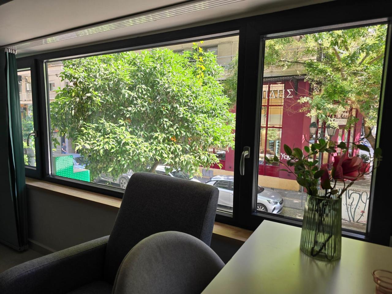 Orange Downtown Apartment