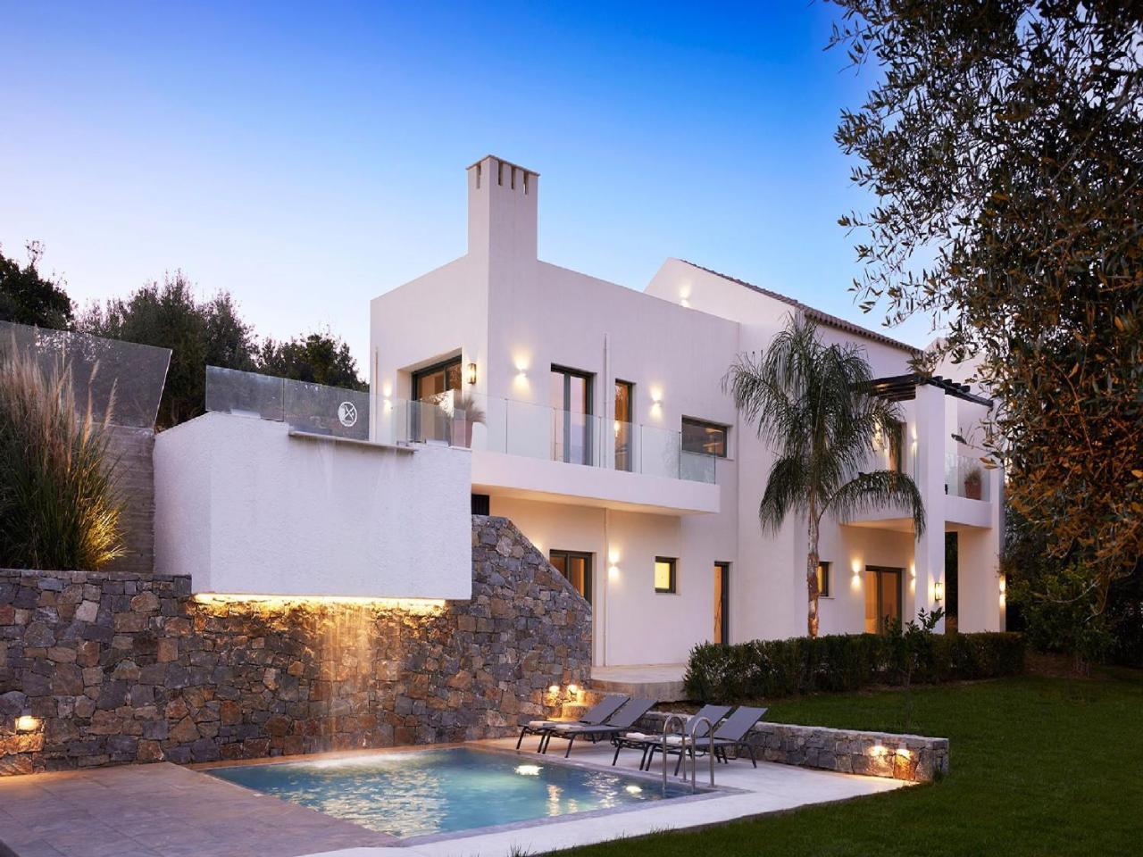 Magnificent Crete Villa | 4 Bedrooms | Villa Anthos | Two Large Private Pools & Jacuzzi | Bbq | Close To The Beach | Rethymno