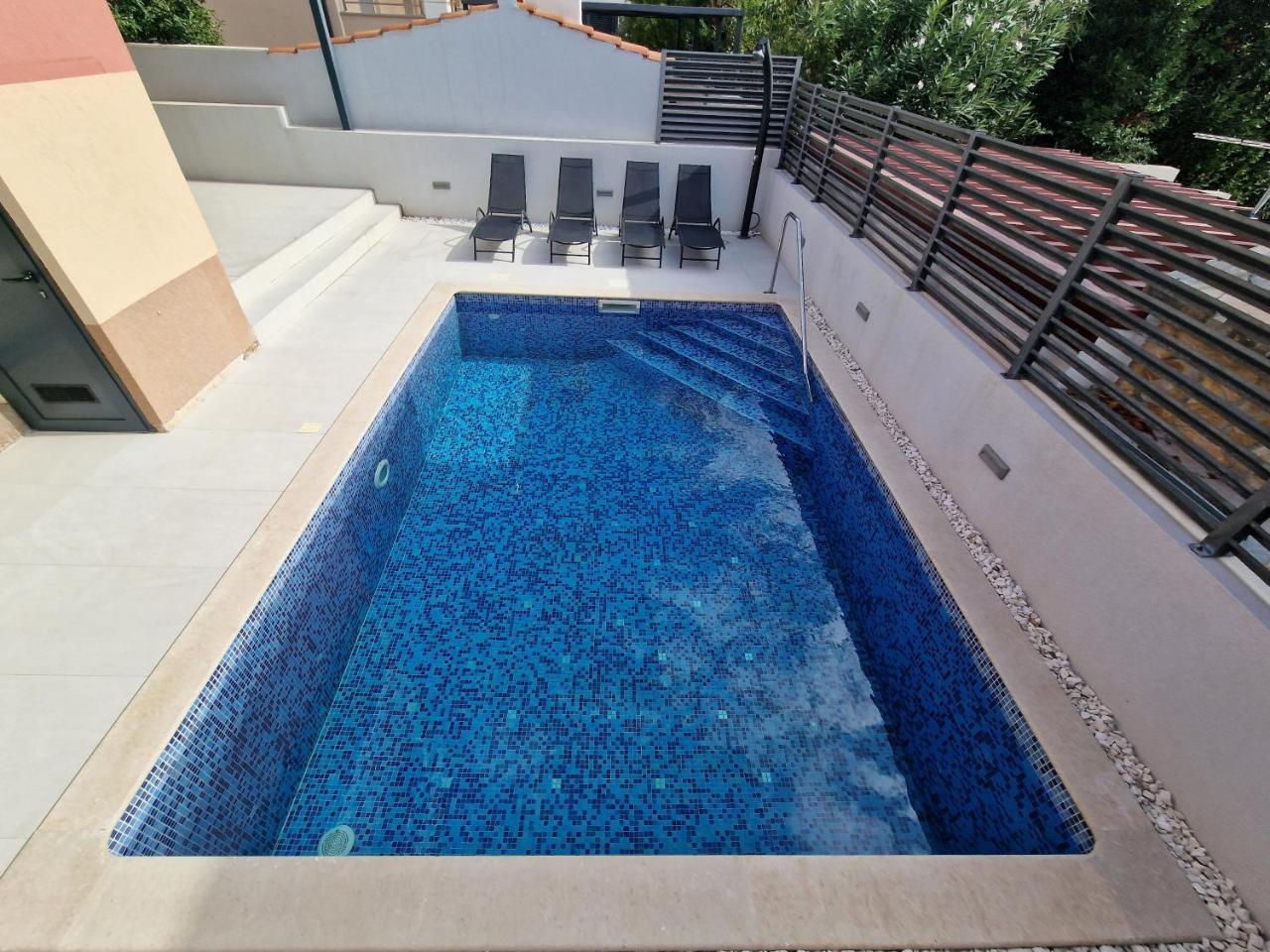 Villa Tango I