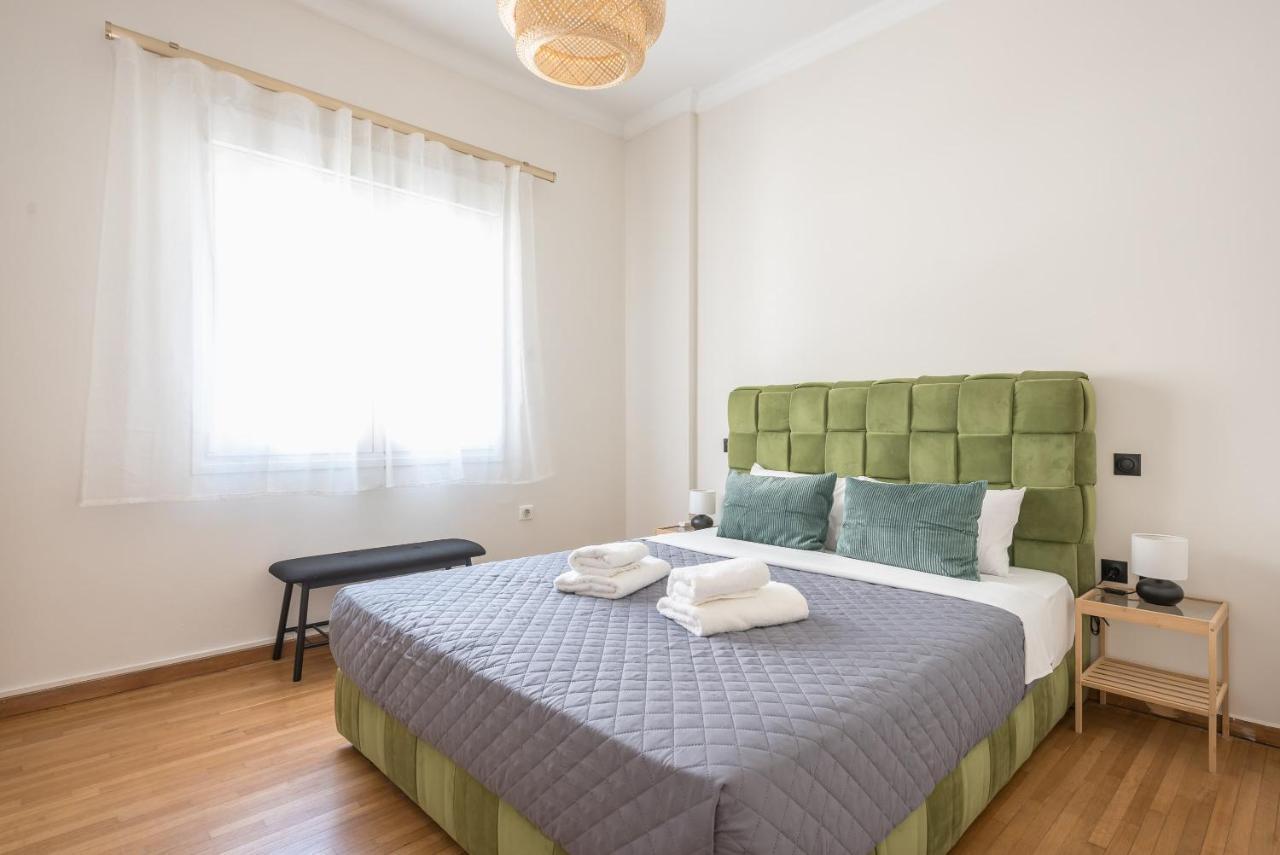Stylish 2 Bd Urban Retreat Near Panormou Metro