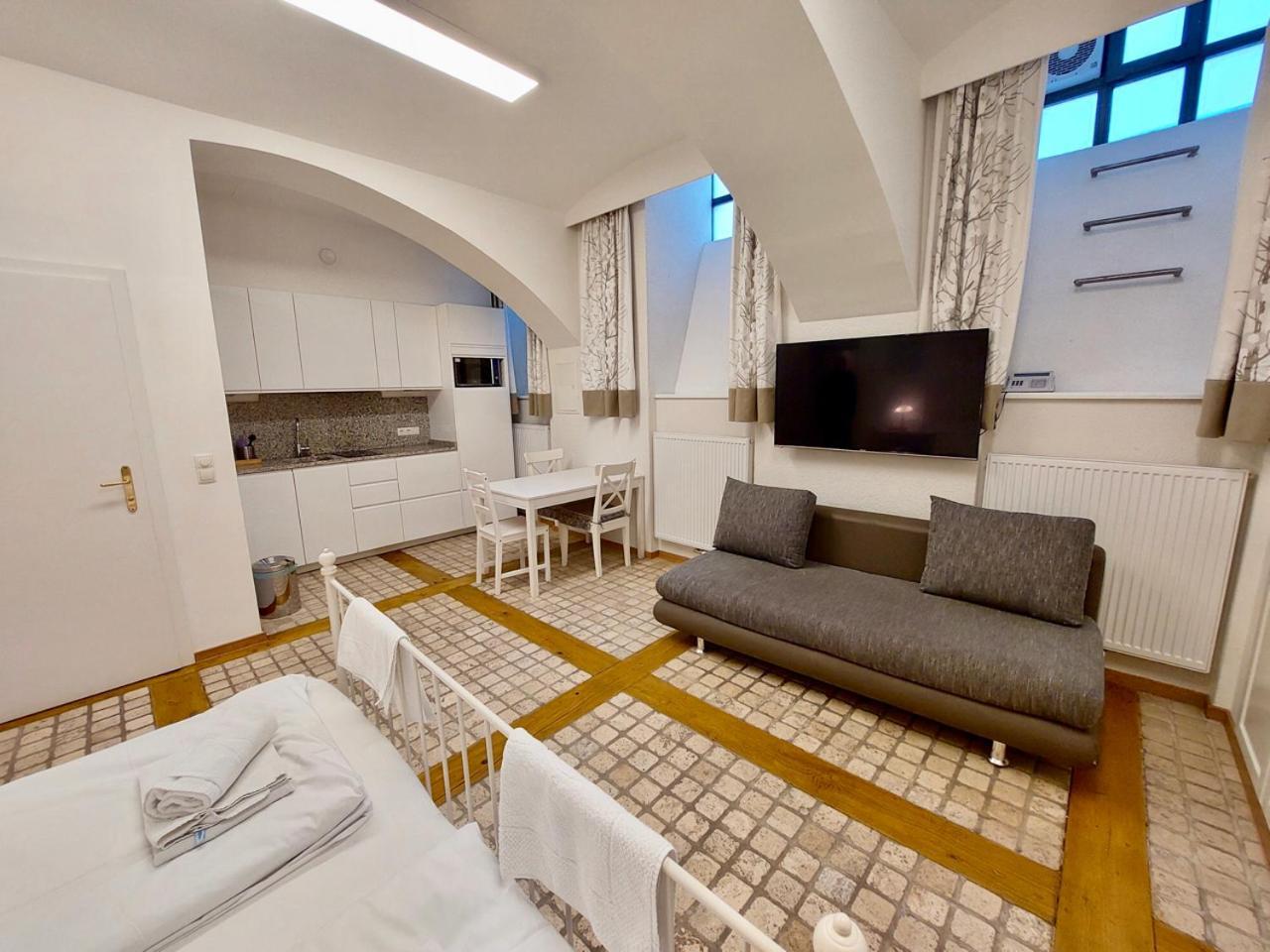Modern Studios Near City Center