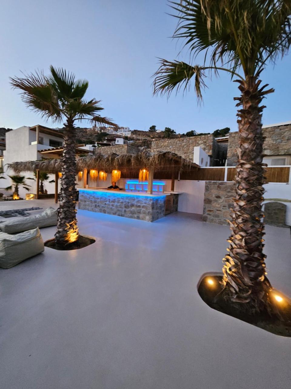 Elli Tropical Suites