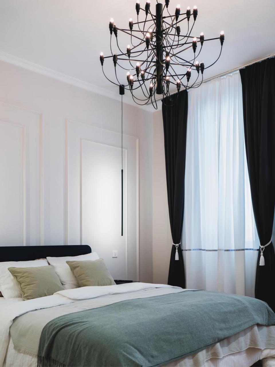 Downtown Beauty Twins Apartment