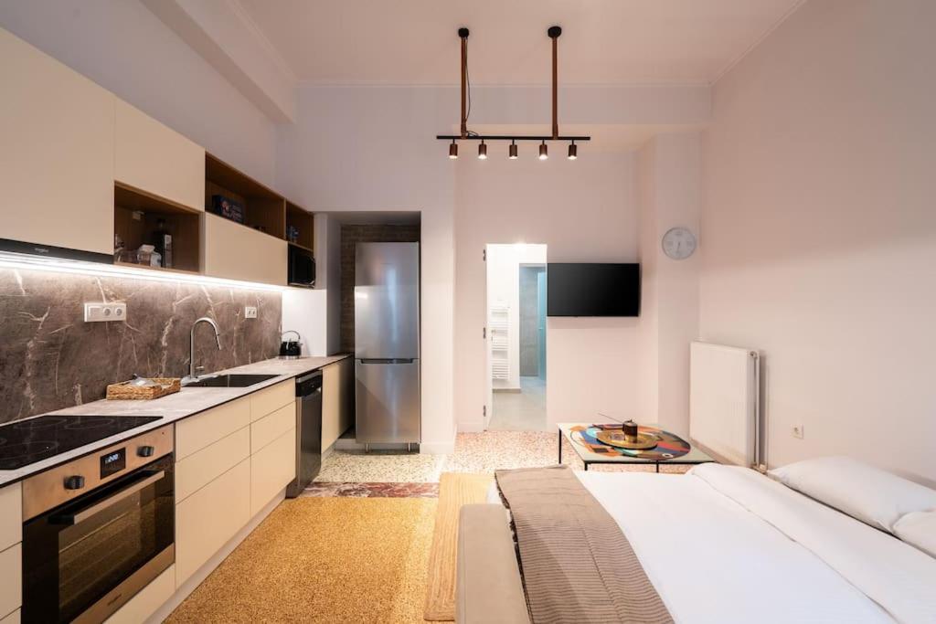 2br Apartment 5' From Filopappou