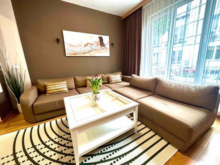Apartment In City Center