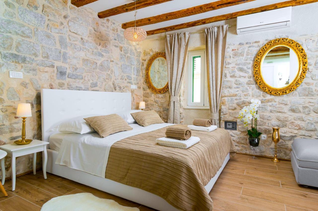Lux Aurelius In Split Centre Old Town